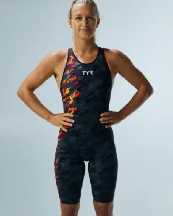 TYR WOMEN'S VENZO CLOSED BACK SWIMSUIT - CAMO FIRE - 937 Fire