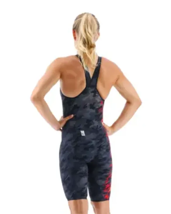 TYR WOMEN'S VENZO CLOSED BACK SWIMSUIT - CAMO FIRE - 937 Fire